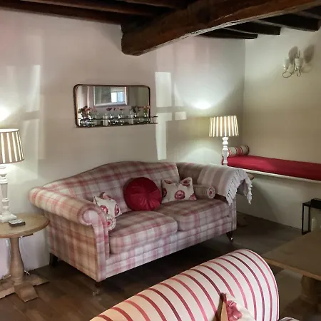 Vakantiehuis Porch Cottage, A Luxurious Characterful Within Walking Distance Of Town Centre *